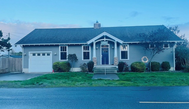 Charming 3-bedroom, 2-full bath cottage with WiFi, built 2011 & refreshed 2024