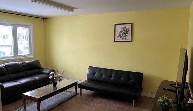 Charming 3-bedroom apartment with parking in peaceful Montréal