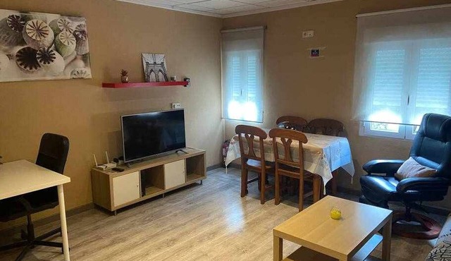 Charming 3 Bedroom Apartment in Petrer, Spain