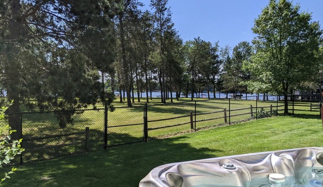 Charming 3-bedroom at Lake Camelot