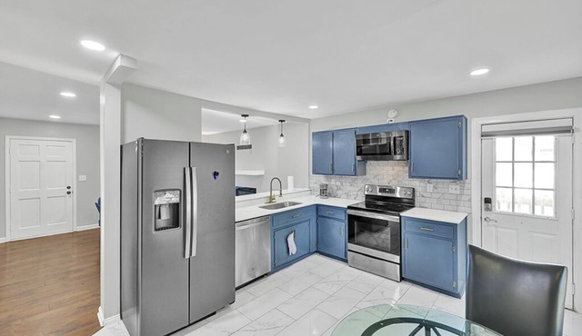 Charming 3-bedroom bungalow with WiFi in Bham, 12 mins from UAB.
