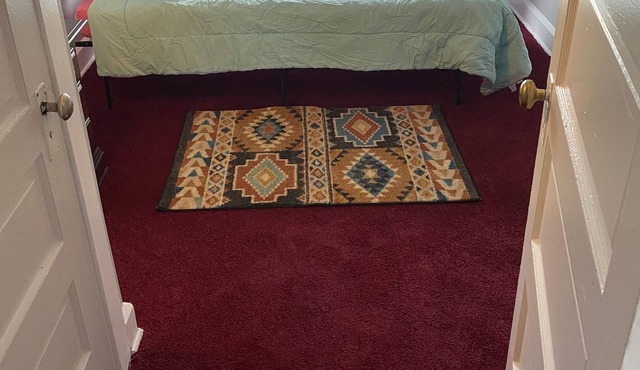 Charming 3 bedroom brick duplex. 2 floors 4 beds sleeps 6. Washer & dryer