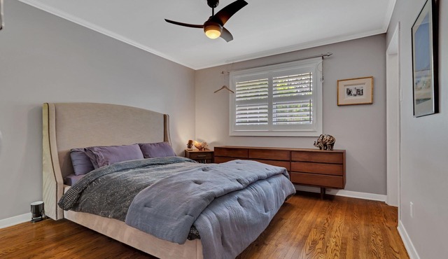 Charming 3-Bedroom Barrie House with patio & Backyard