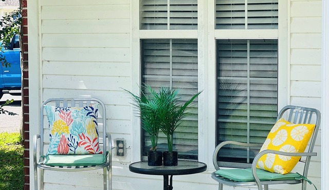Charming 3-bedroom Bungalow in Destin FL. Relax, Recharge, Repeat!