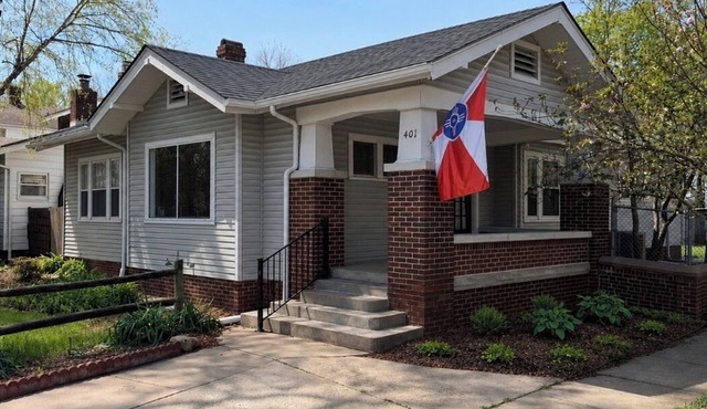 Charming 3-bedroom bungalow, College Hill/downtown Wichita-adjacent w/amenities