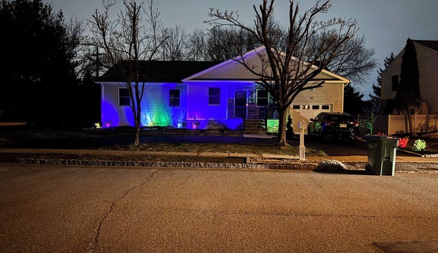 Charming 3 Bedroom Bungalow in Wonderful Edison with AC, WiFi & Lot More