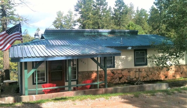 Charming 3-bedroom cabin in Cloudcroft