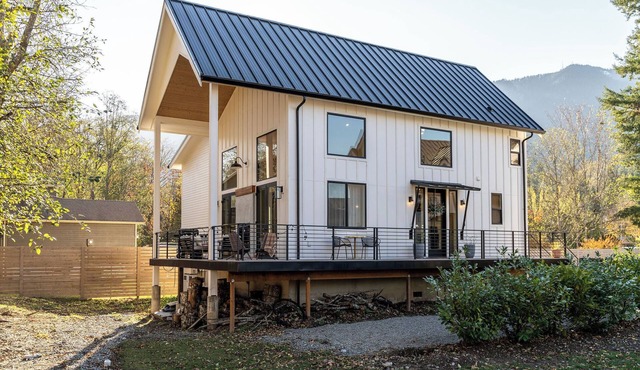 Charming 3-bedroom cottage in North Bend between Mt Si and Rattlesnake Ridge