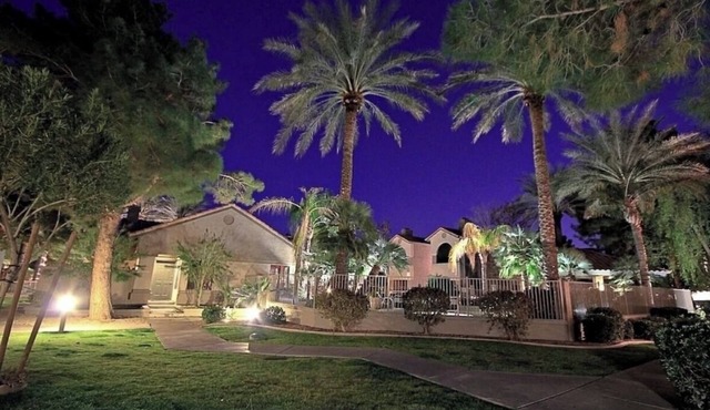 Charming 3-bedroom condo with fitness room and WiFi in Scottsdale