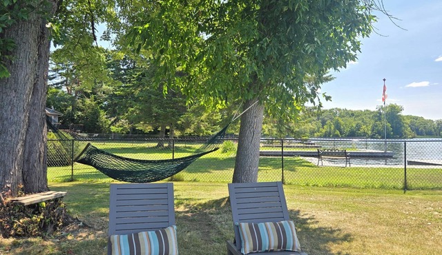 Charming 3-bedroom cottage in serene Trent Hills with WiFi