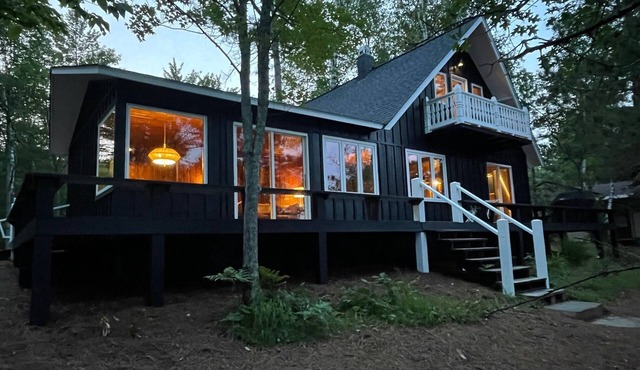 Charming 3-bedroom Cabin on Lake O'Brien with Pontoon Boat