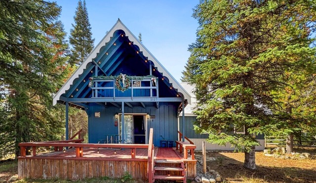 Charming 3-Bedroom Cabin Near Lake Cascade