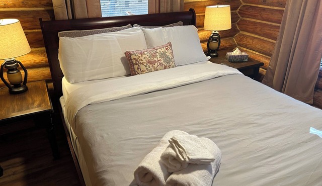 Charming 3-bedroom cabin in Eucha with WiFi and FirePit