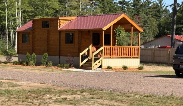 Charming 3-bedroom cabin in Gwinn - Snowmobile & ATV Trailhead - Pet Friendly