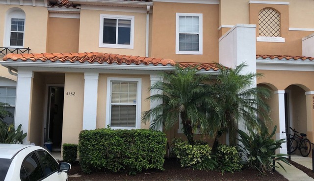 Charming 3-bedroom chalet with WiFi and AC in Kissimmee