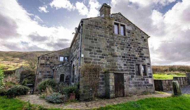 Charming 3-bedroom cottage in lovely Todmorden with WiFi