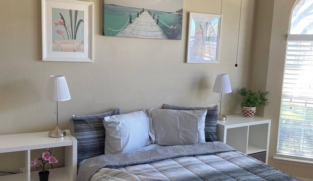 Charming 3-bedroom cottage in Pleasant Arlington with AC, WiFi