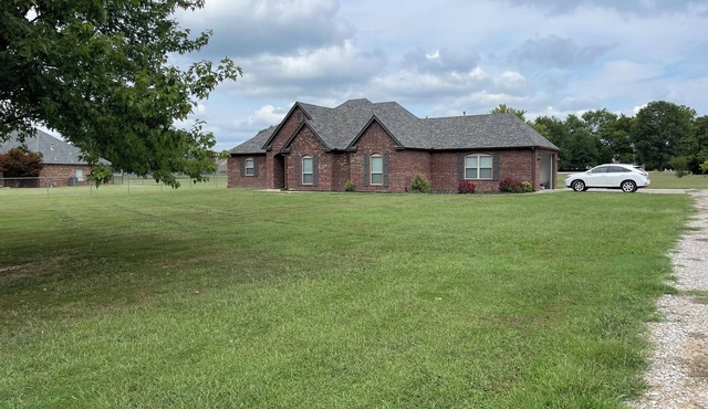 Charming 3-bedroom country oasis on 3 acres!