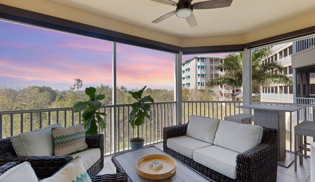 Charming 3-bedroom condo with WiFi, AC in tranquil Osprey