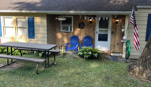Charming 3-bedroom cottage at lovely Edinboro Lake