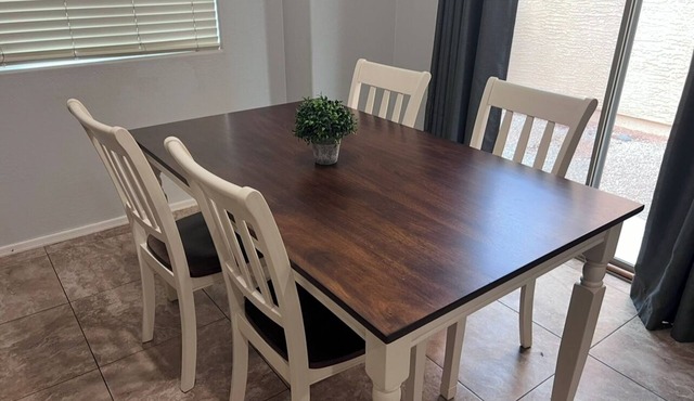 Charming 3-bedroom cottage with AC and WiFi in Goodyear