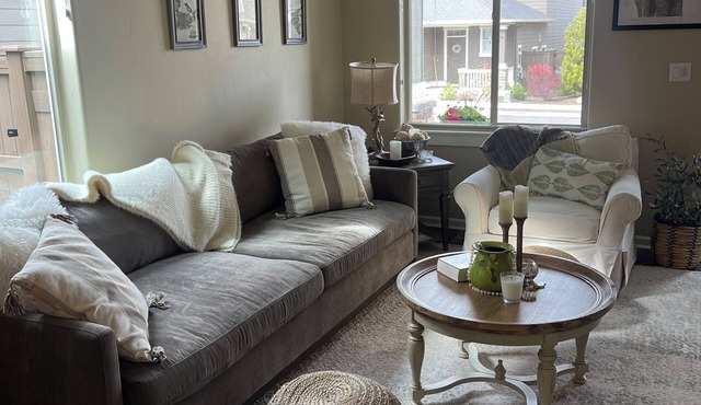 Charming 3-bedroom cottage with WiFi and AC in brilliant Redmond