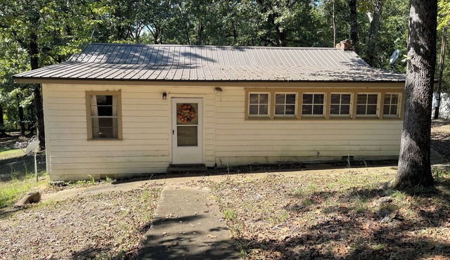 Charming 3-bedroom cottage with WiFinnear Oxford and Sardis lake