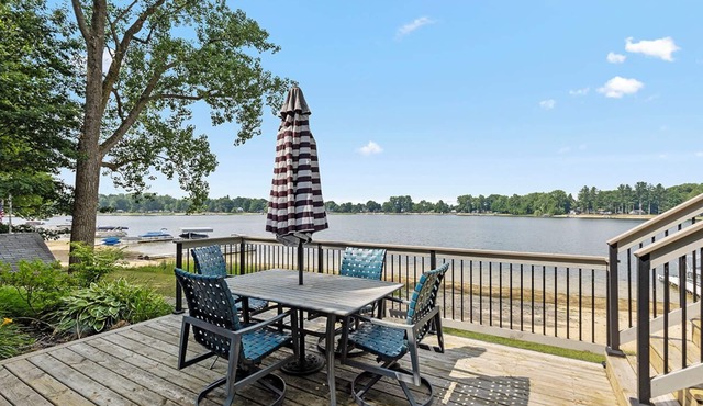 Charming 3-bedroom cottage in Coral with WiFi and AC