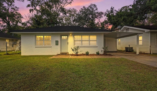 Charming 3-bedroom cottage with WiFi and AC in Foley