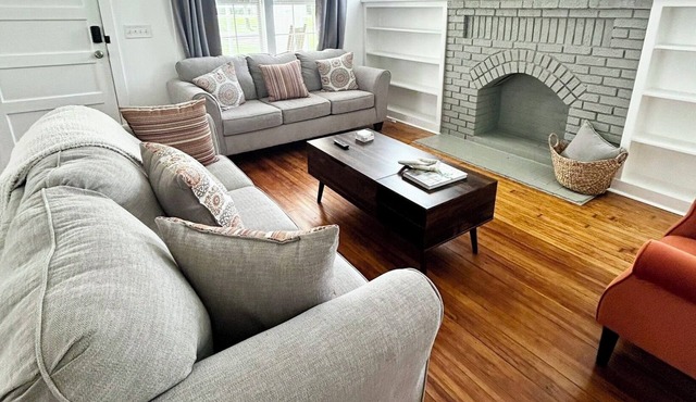 Charming 3-bedroom cottage with WiFi and AC in delightful Macon