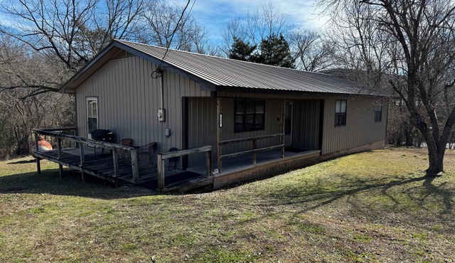 Charming 3 bedroom country home nestled in the Ozarks. Buffalo River/Hiking