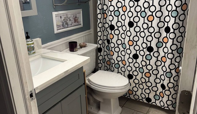 Charming 3-bedroom country house with game room and WiFi in peaceful Home.