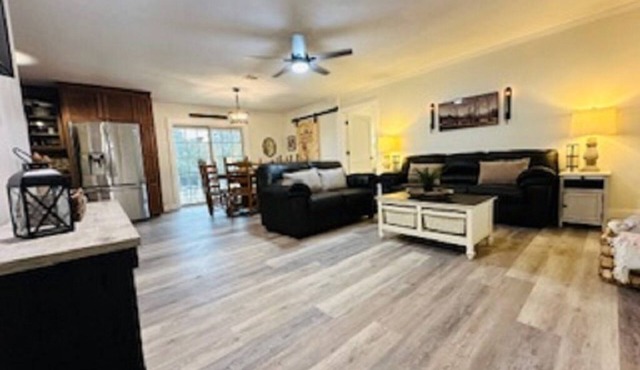 Charming 3-bedroom farmhouse in Graceville with AC, WiFi