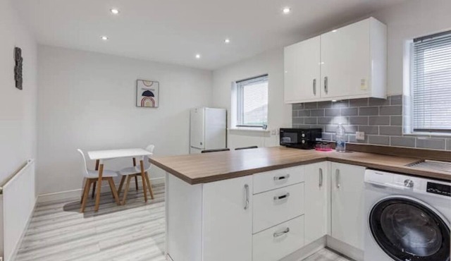 Charming 3-Bedroom Family Home in Peaceful Telford – Comfort & Convenience