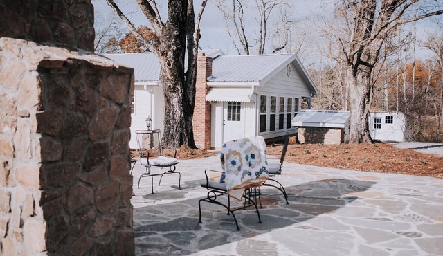 Charming 3-bedroom farmhouse in tranquil Apison, near Chattanooga