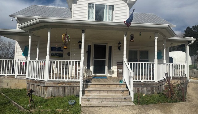 Charming 3-bedroom farmhouse with AC, WiFi in Burns