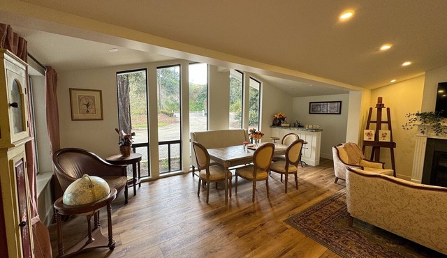 Charming 3-bedroom GARDEN COTTAGE in Fillmore with 1 acre rose garden access