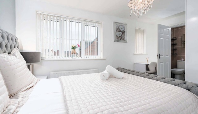 Charming 3 Bedroom Home with Garden near Doncaster