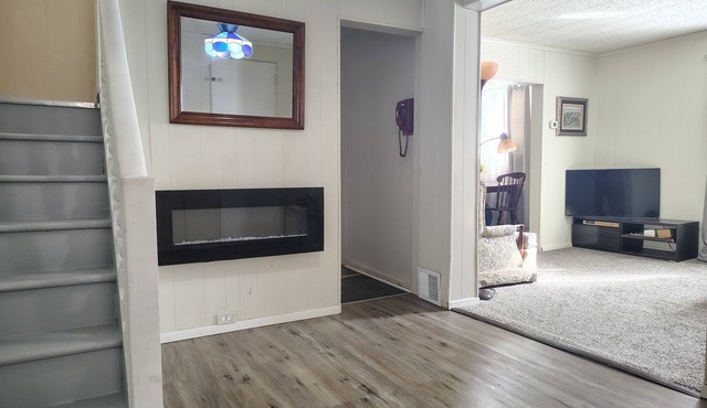 Charming 3-bedroom house in peaceful Binghamton, close to downtown, with AC