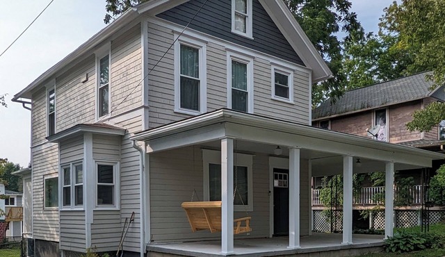 Charming 3-bedroom house with WiFi and AC in Brookville's quiet Northside