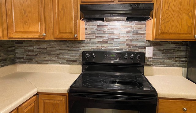 Charming 3-bedroom house with AC and WiFi in cool Charleston