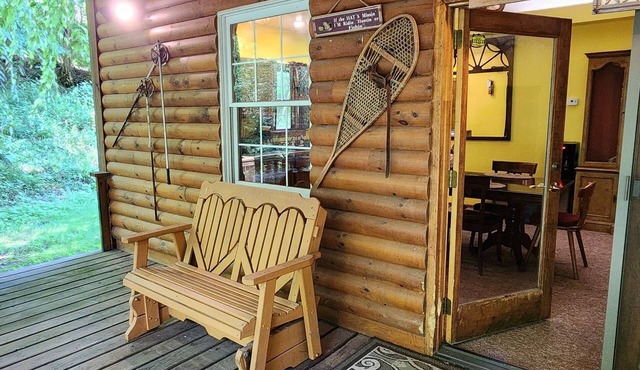 Charming 3-bedroom house with AC and WiFi in serene Fishs Eddy