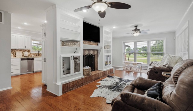 Charming 3-bedroom house in tranquil Fort Smith with AC