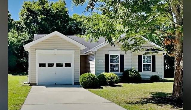 Charming 3-bedroom house with AC, WiFi in Greensboro