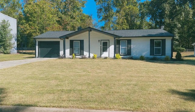 Charming 3-bedroom house with AC, fitness room in fabulous Greenville