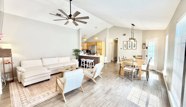 Charming 3-bedroom house in delightful Lewisville with AC, WiFi