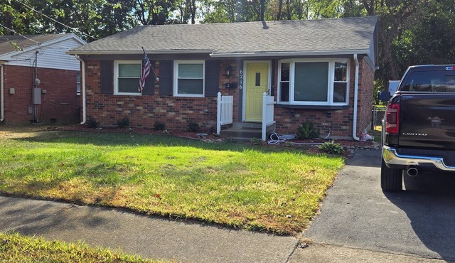 Charming 3-bedroom house with AC and WiFi in Louisville