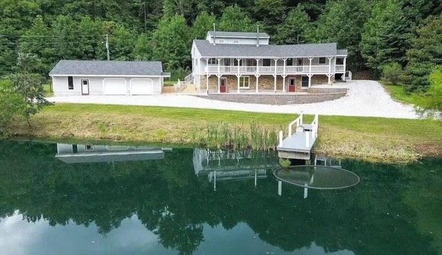 Charming 3-bedroom house with WiFi, AC in serene Lovingston