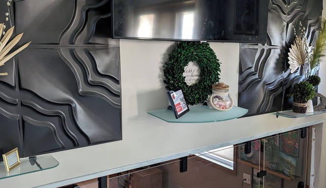 Charming 3-bedroom house with fitness equipment in lovely Oak Forest