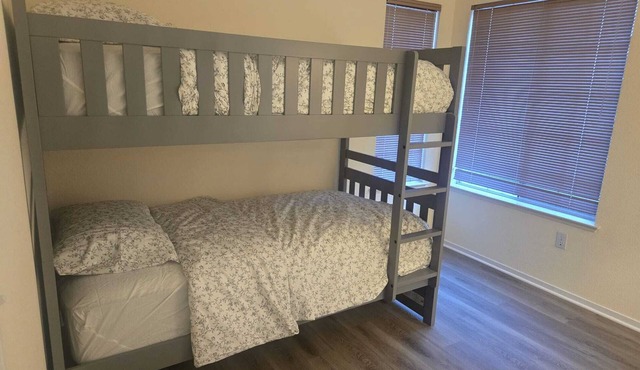 Charming 3-bedroom house with AC in Sacramento